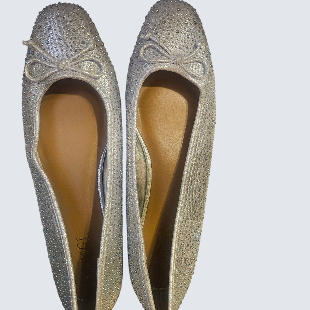 Rouge! Silver Flats with Intricate Design